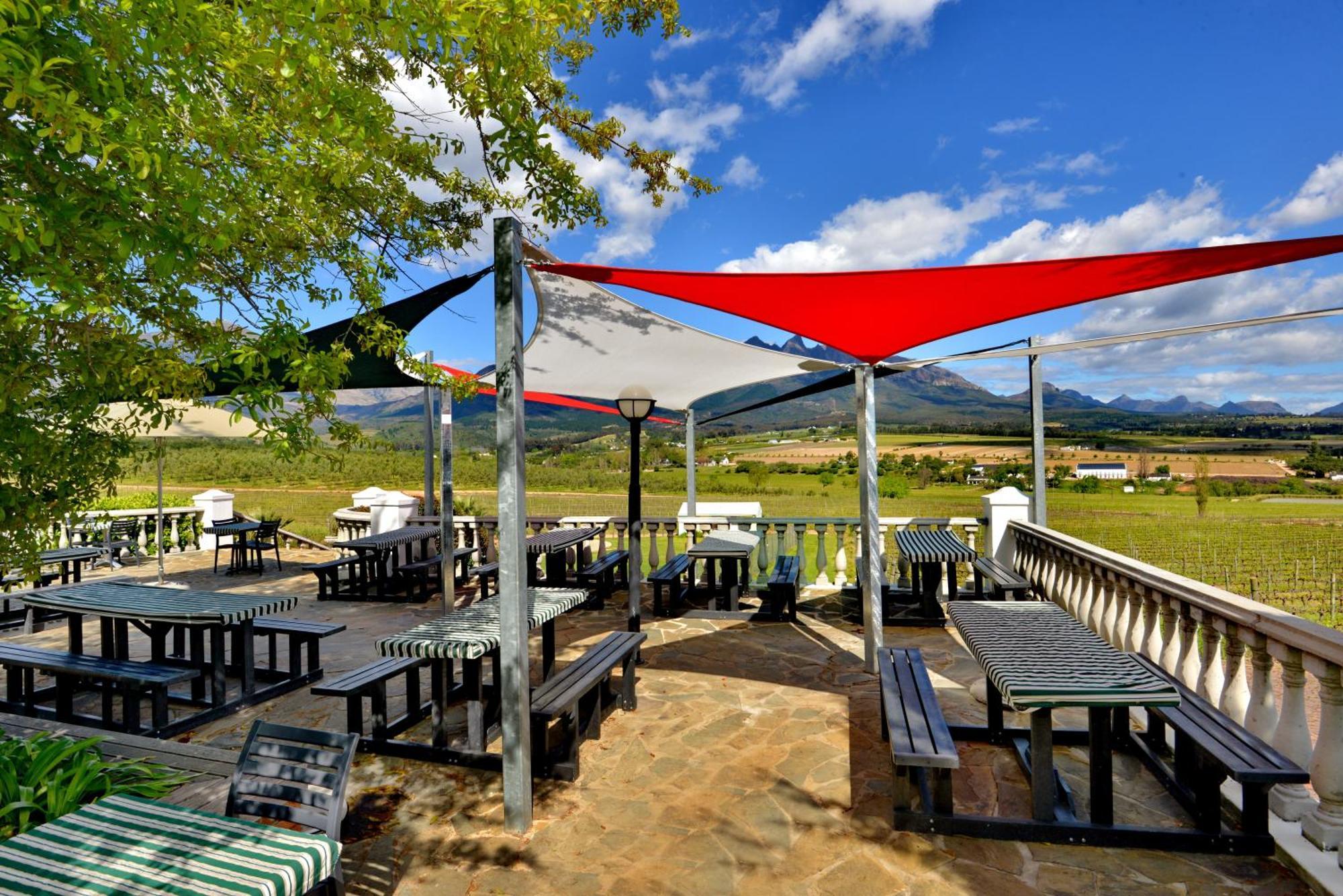 The Coach House At Val Du Charron Hotel Wellington Luaran gambar