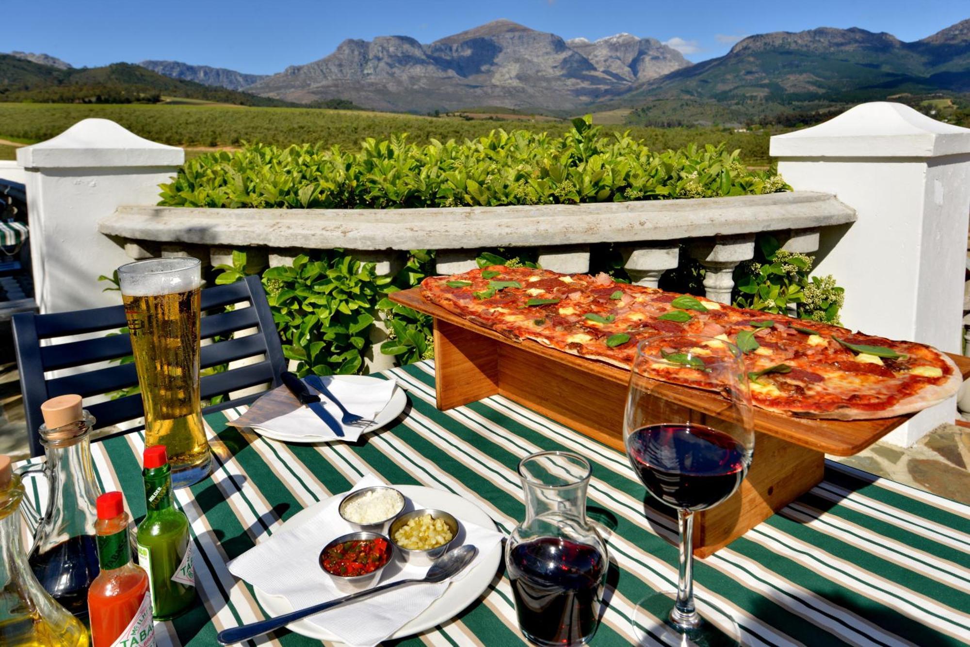 The Coach House At Val Du Charron Hotel Wellington Luaran gambar