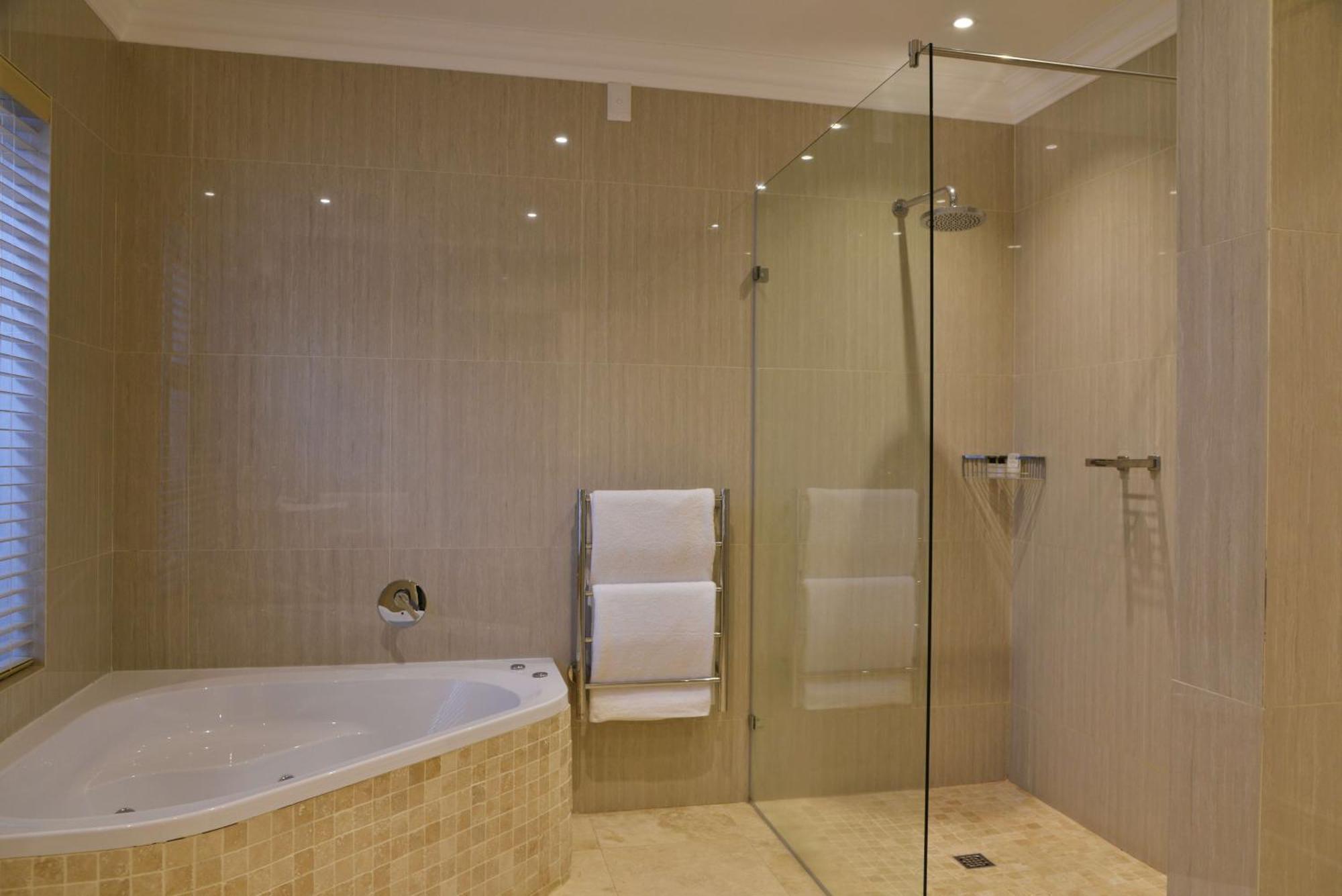 The Coach House At Val Du Charron Hotel Wellington Luaran gambar