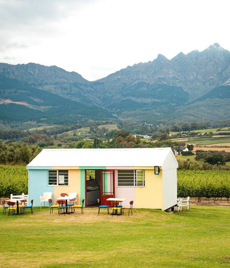 The Coach House At Val Du Charron Hotel Wellington Luaran gambar