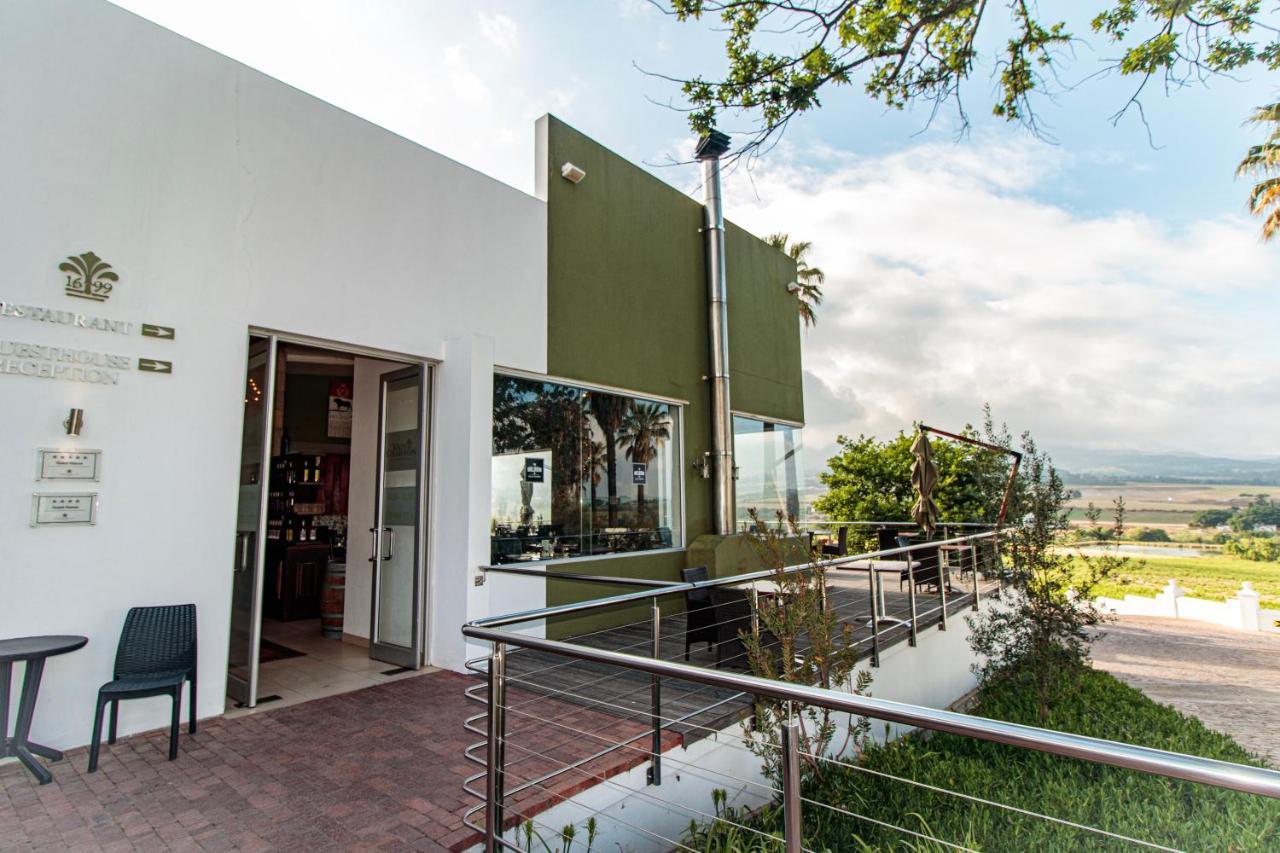 The Coach House At Val Du Charron Hotel Wellington Luaran gambar